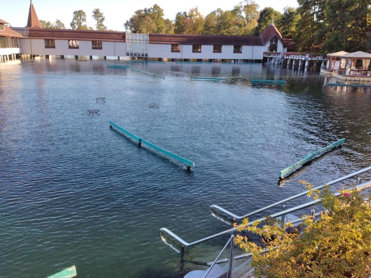 Heviz Erika Apartman Buitenkant foto